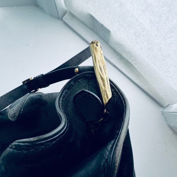 DVF (Diane von Furstenberg) Vintage leather purse with great hard wear/detail. - Picture 5 of 5